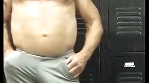 La dave's gym action