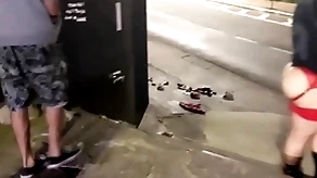 Cafuçu f1 entra na putaria com uma puta rabuda e um leke de bobeira (completo no white-hot e subscrição)
