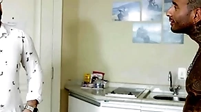 Chamei o gerente do tourist house e fodi seu rabo