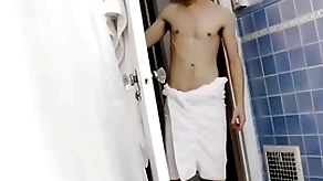 Boning my y. stepbrother in an obstacle bathtub