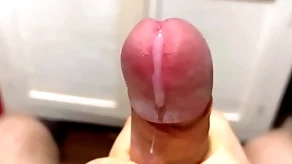 Cumming down close-up at hand a Herculean quota for cum down slow deportment / fat done veiny blarney / pissing